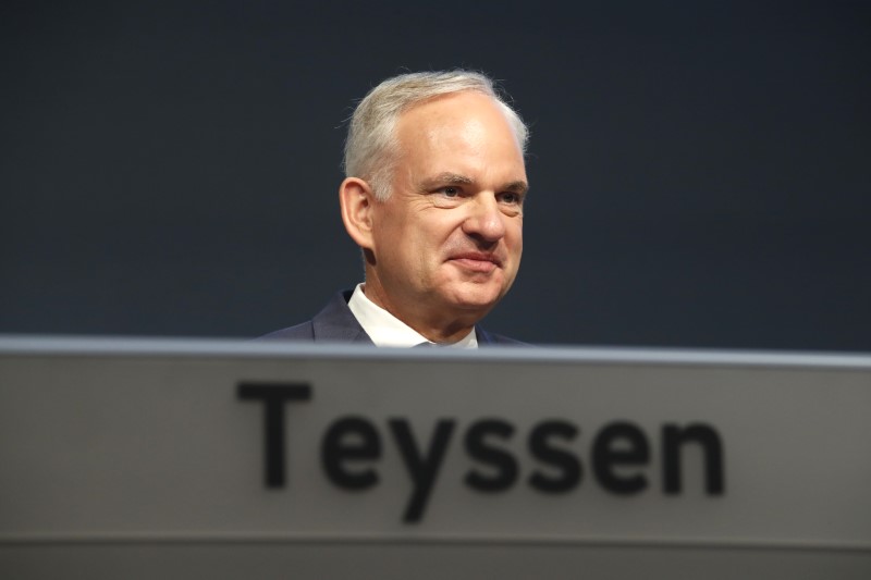 © Reuters. FILE PHOTO:  Chief Executive of German utility E.ON Teyssen attends annual shareholders meeting in Essen