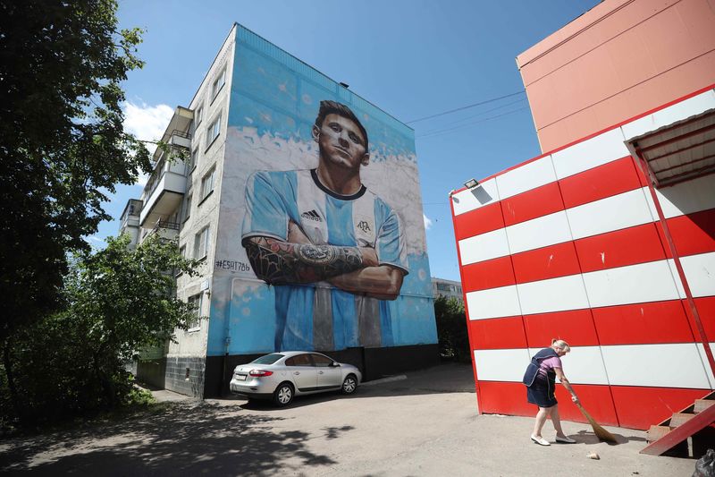 © Reuters. Messi es mejor que Maradona, dice Ramos
