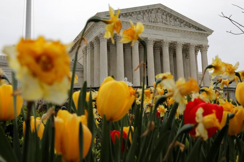 © Reuters. U.S. Supreme Court is seen in Washington, U.S.