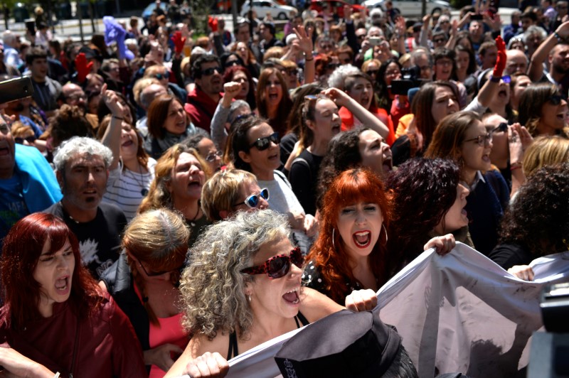 © Reuters. La Audiencia de Navarra deja en libertad provisional a "La Manada"