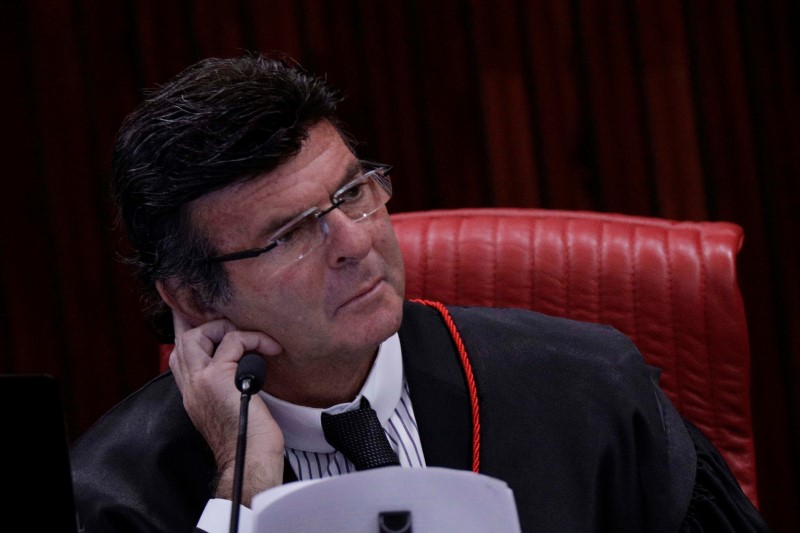 © Reuters. Ministro Luiz Fux durante sessão do Tribunal Superior Eleitoral