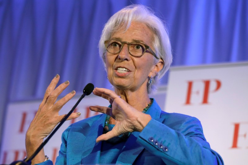 © Reuters. FILE PHOTO:  IMF Managing Director Christine Lagarde speaks at the Foreign Policy annual Awards Dinner in Washington