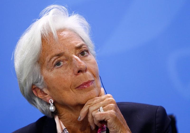 © Reuters. LE FMI VA RÉVISER À LA BAISSE SES PRÉVISIONS POUR LA ZONE EURO, DIT LAGARDE