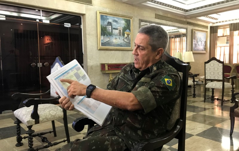 © Reuters. General Walter Braga Netto durante entrevista à Reuters no Rio de Janeiro