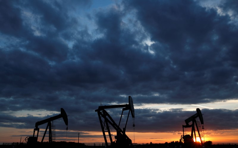 © Reuters. Sondas de petróleo em Vaudoy-en-Brie, França