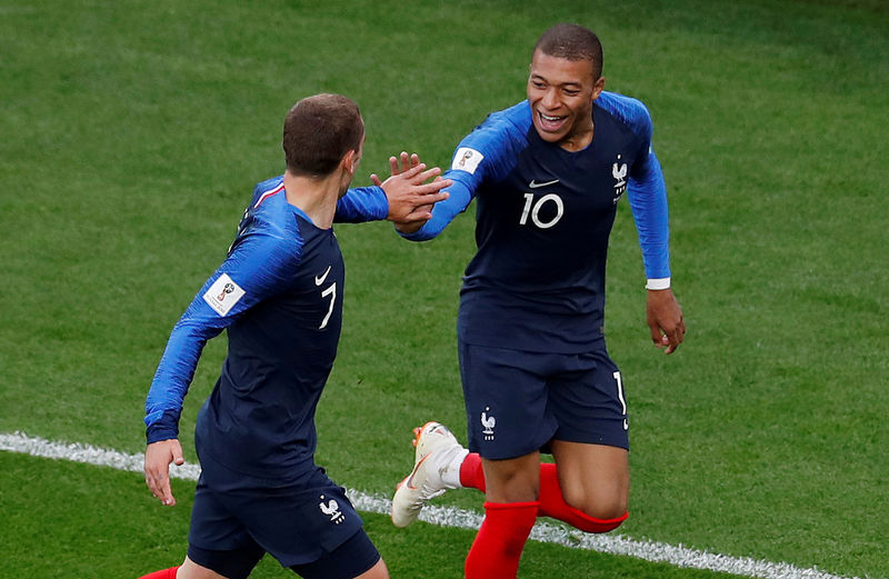 © Reuters. Ya clasificada, Francia tiene margen para empezar a jugar mejor