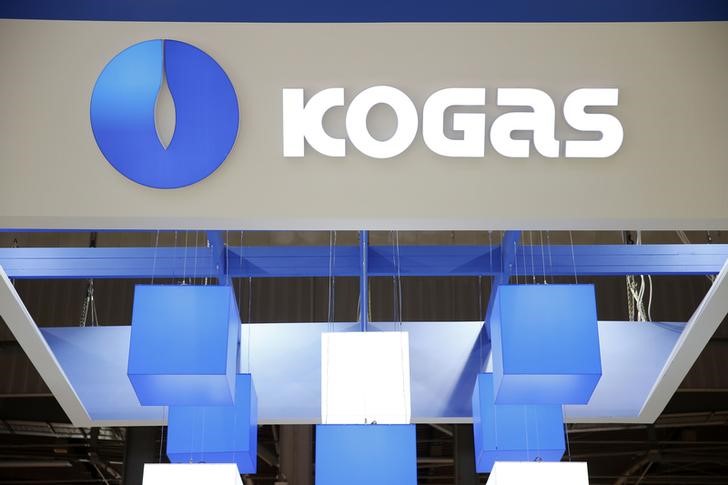 © Reuters. Логотип KOGAS (Korea Gas Corporation) на 26-м Мировом газовом конгрессе в Париже