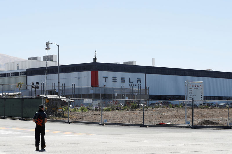 © Reuters. The Tesla factory is seen in Fremont
