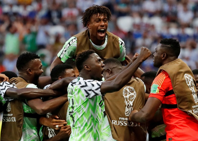 © Reuters. نيجيريا تحصد ثمار تغيير الأسلوب الخططي خلال كأس العالم