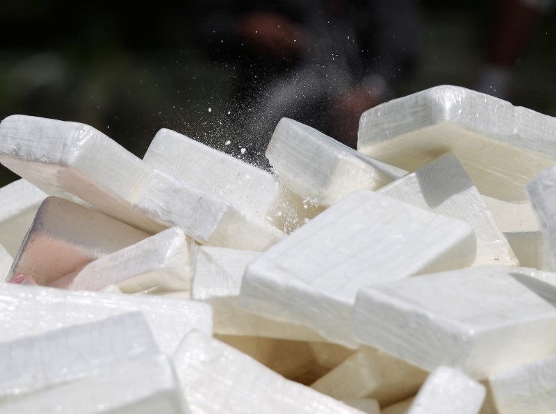 © Reuters. España incauta un alijo con 1.850 kilos de cocaína en las costas canarias