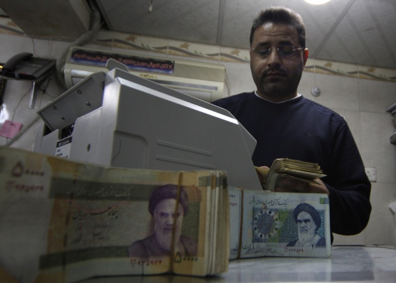 Iran rial plunges to new lows as U.S. sanctions loom
