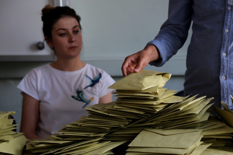 © Reuters. تلفزيون: الإقبال على التصويت في انتخابات تركيا بلغ 87%