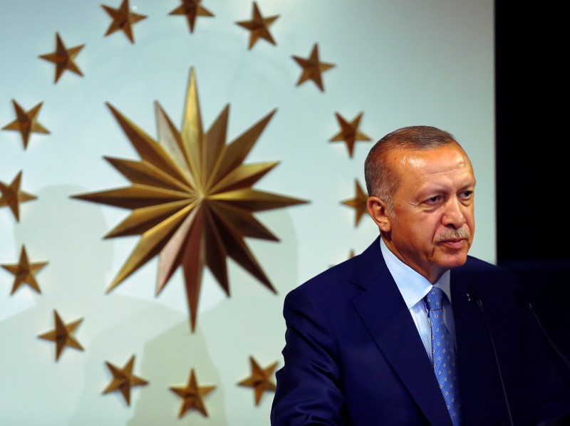 © Reuters. مستشار: الحكومة التركية ستركز على الاهداف الاقتصادية بعد الانتخابات