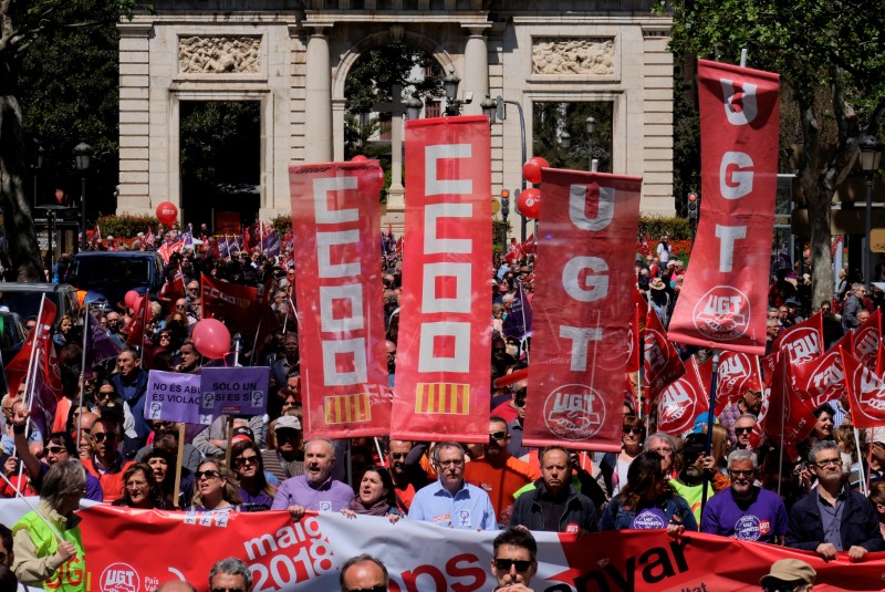 © Reuters. Patronal y sindicatos, en preacuerdo para subir salarios hasta 3% en próximos tres años