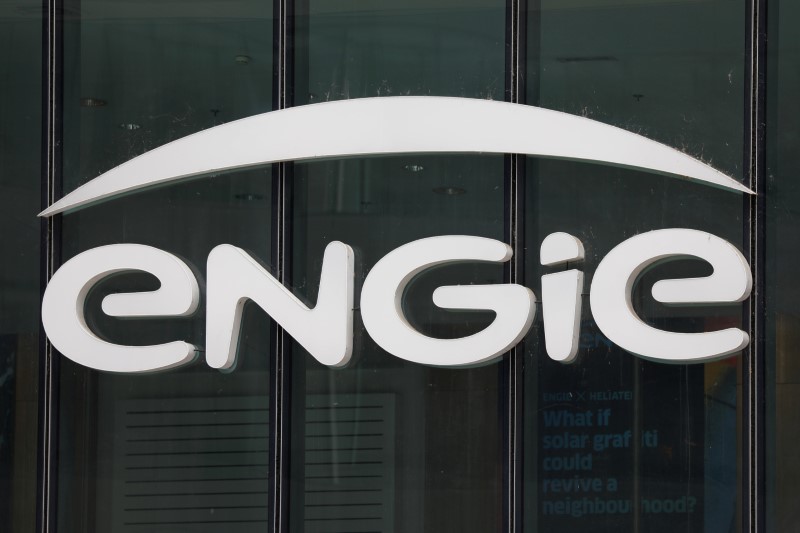 © Reuters. The logo of French gas and power group Engie is seen on the company tower at La Defense in Courbevoie near Paris