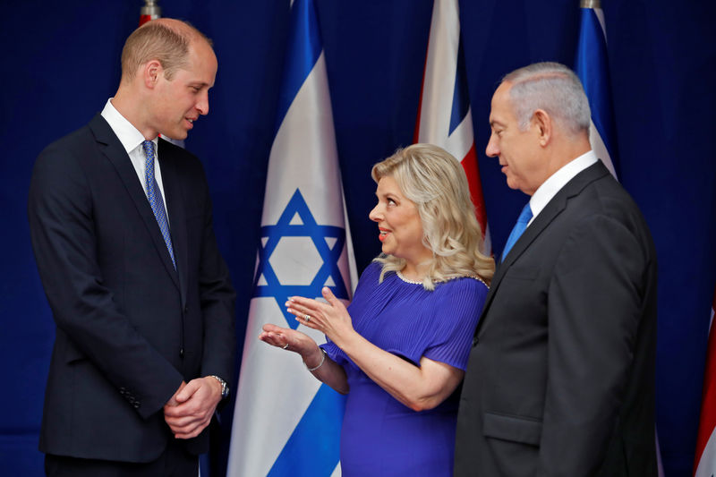 © Reuters. الأمير البريطاني وليام يجتمع مع رئيس وزراء إسرائيل