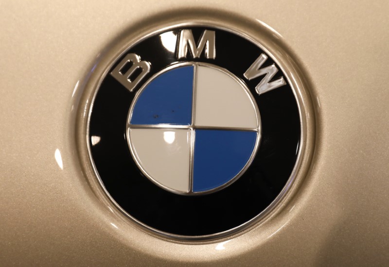 © Reuters. The BMW logo is seen on a vehicle at the New York Auto Show in New York