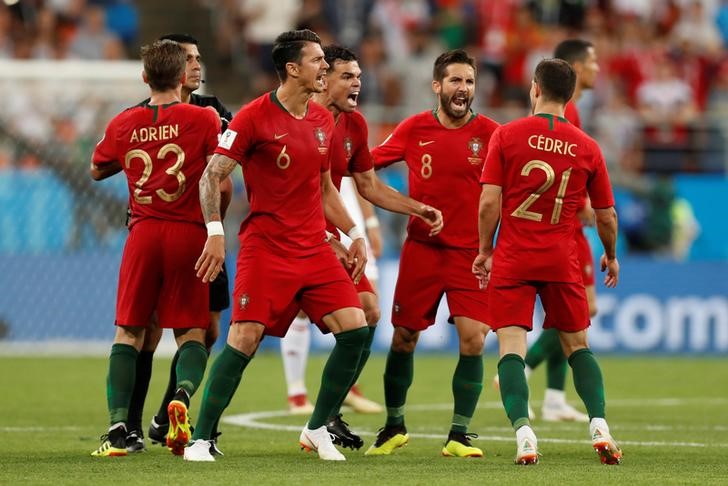 © Reuters. Portugal acaparó la posesión contra Irán, pero no la aprovechó