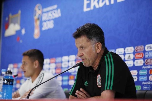 © Reuters. México jugará con valentía contra Suecia, afirma el seleccionador Osorio