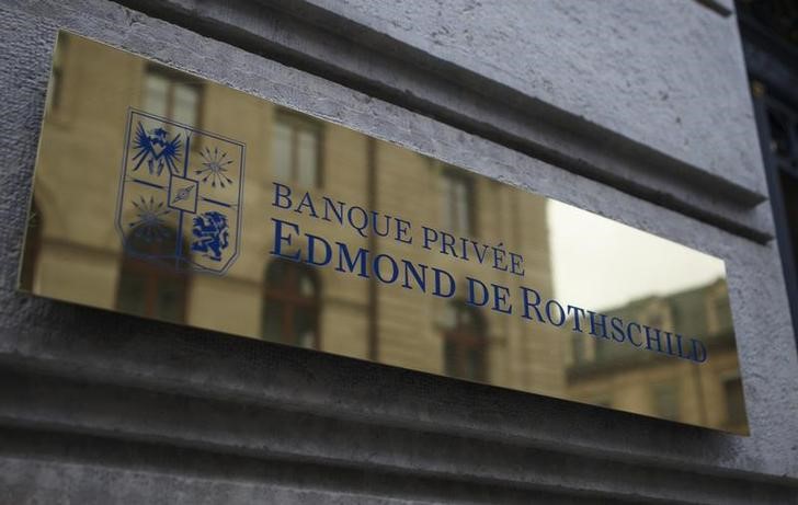 © Reuters. A logo of Banque Privee Edmond de Rothschild is seen on the bank building before a news conference for the group's 2010 results, in Geneva