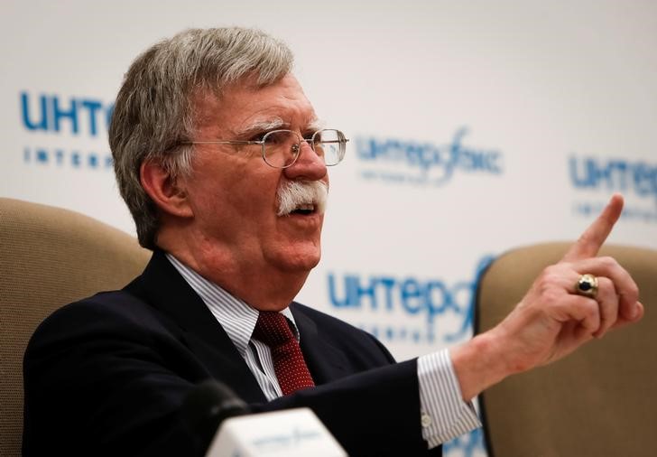 © Reuters. U.S. National Security Adviser John Bolton attends a news conference in Moscow