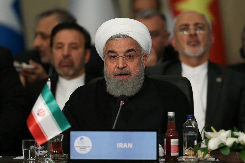 © Reuters. FILE PHOTO:  Iran's President Rouhani speaks during an extraordinary meeting of the OIC in Istanbul