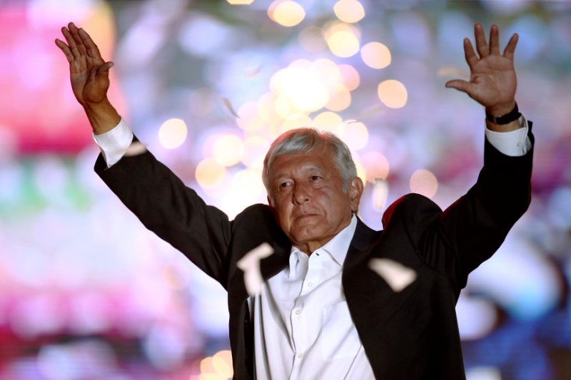 © Reuters. Candidato presidencial de esquerda Andrés Manuel López Obrador durante evento na Cidade do México