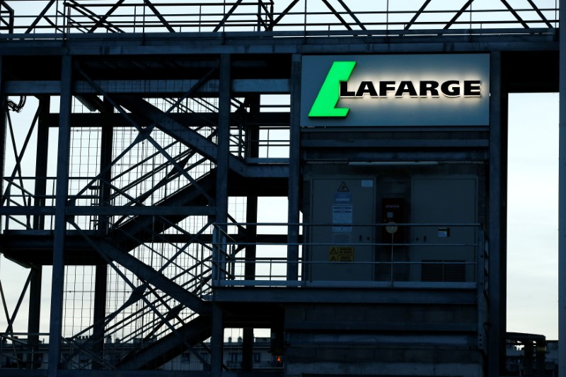 © Reuters. The logo of the French concrete maker Lafarge is seen in a plant in Paris