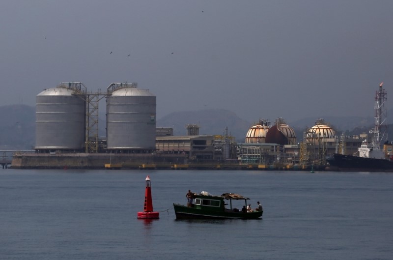 © Reuters. Estação de combustível da Petrobras no Rio de Janeiro, Brasil