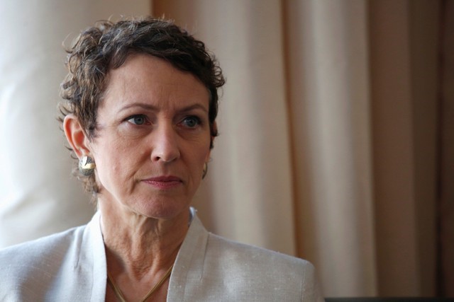 © Reuters. FILE PHOTO: Lloyd's Chief Executive Officer Inga Beale attends an interview in Hong Kong