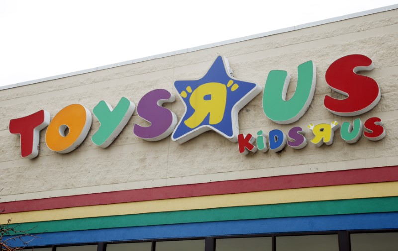 © Reuters. The sign of the Toys R Us  store is seen in a Denver suburb