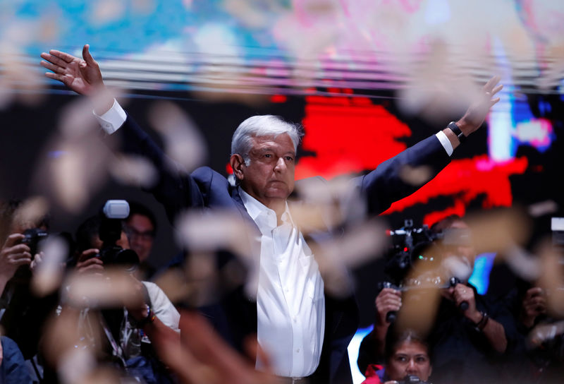 © Reuters. Il nuovo presidente messicano, Andres Manuel Lopez Obrado