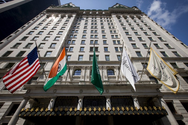 © Reuters. FILE PHOTO: Flags fly over the entrance of The Plaza Hotel in midtown Manhattan in New York