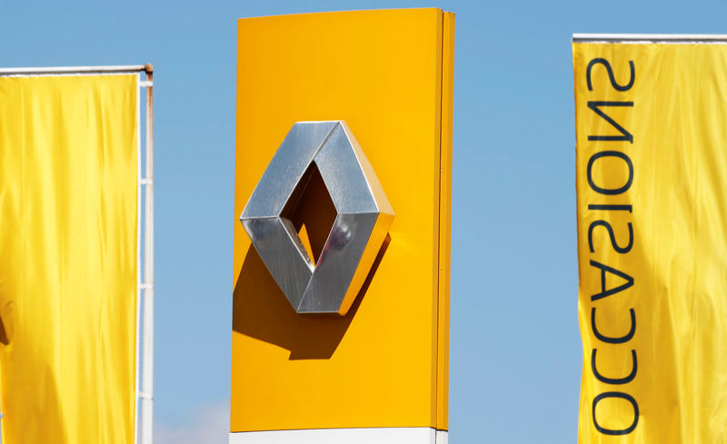 © Reuters. Logo da Renault em concessionária da montadora em Bordeaux, França