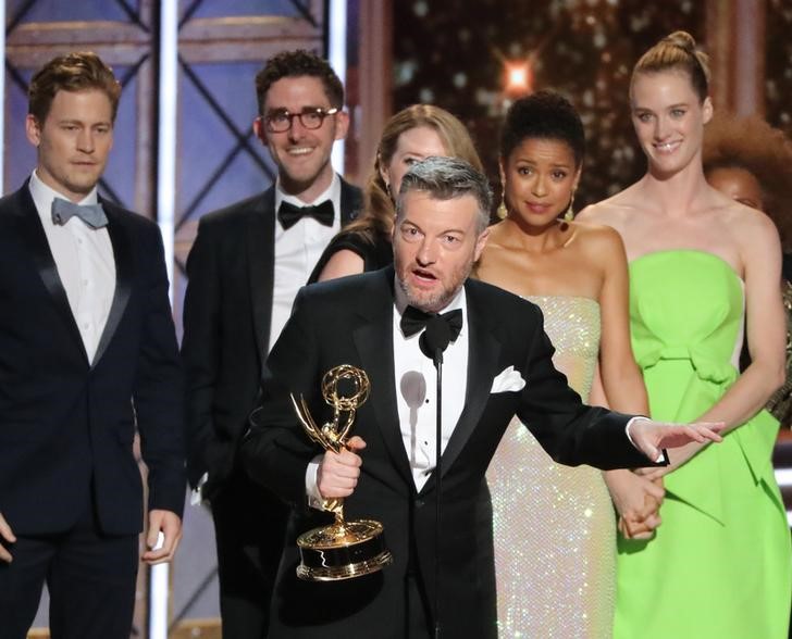 © Reuters. Charlie Brooker, roteirista de "Black Mirror", recebe Emmy de melhor filme para televisão por produção da Endemol