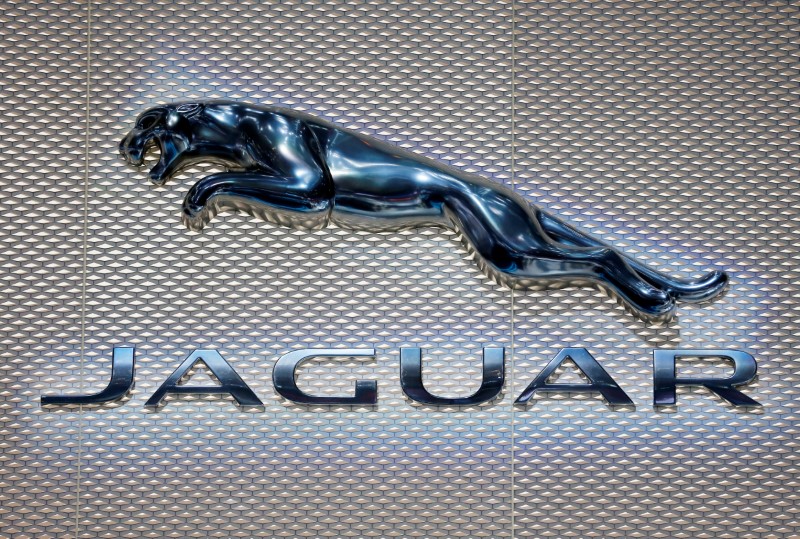 © Reuters. The logo of Jaguar is seen during the 88th International Motor Show at Palexpo in Geneva