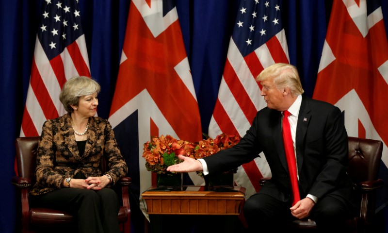 © Reuters. FILE PHOTO: U.S. President Donald Trump meets with Britain's Prime Minister Theresa May during the U.N. General Assembly in New York