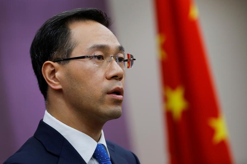 © Reuters. Porta-voz do Ministério do Comércio chinês, Gao Feng, durante coletiva de imprensa em Pequim