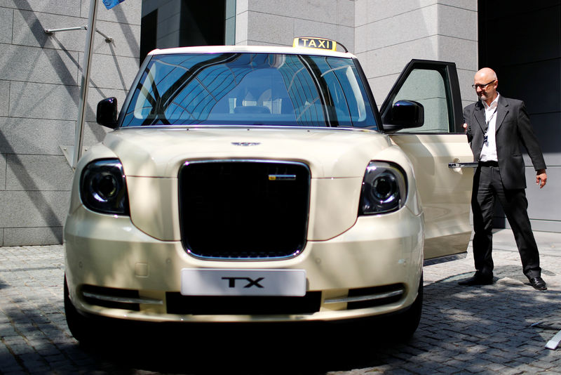 © Reuters. An electric version of the London taxi cab build by London EV Company (LEVC) is seen during a presentation in Berlin