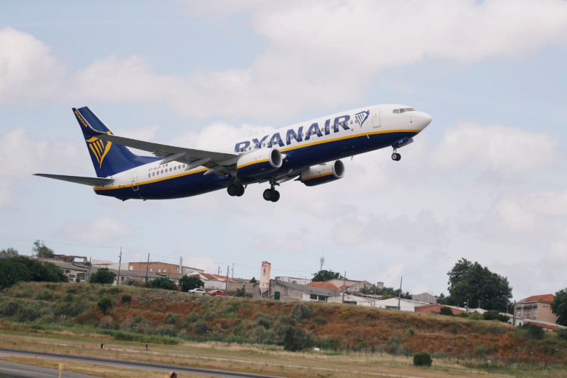 © Reuters. La tripulación de cabina de Ryanair irá a la huelga a finales de julio