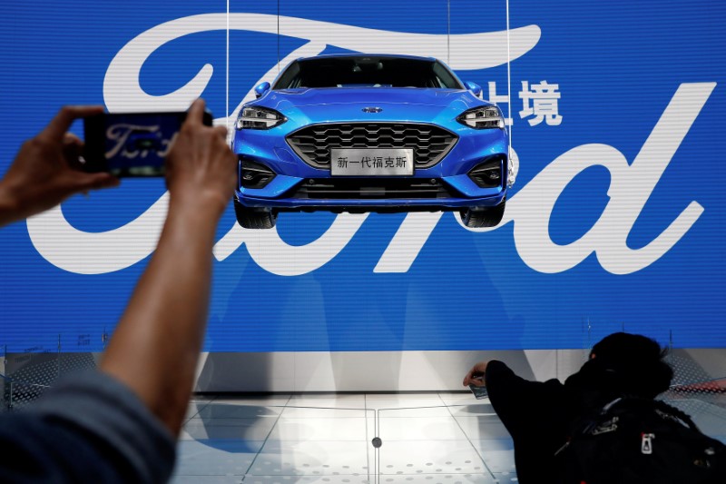 © Reuters. FILE PHOTO: New Ford Focus is presented during a media preview of the Auto China 2018 motor show in Beijing