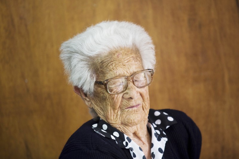 © Reuters. دراسة: الحفاظ على سلامة البصر يدعم الصحة العقلية في سن متقدمة