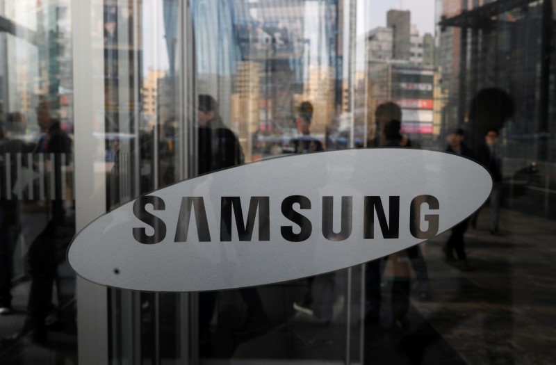 © Reuters. El beneficio de Samsung Elect crece menos por debilidad de smartphones