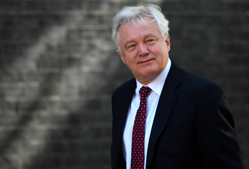 © Reuters. Britain's Secretary of State for Departring the EU David Davis arrives in Downing Street in London