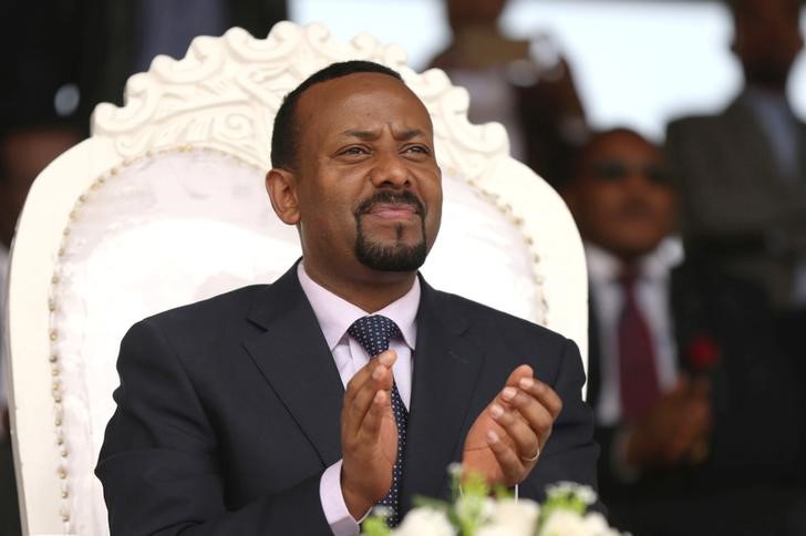 © Reuters. إثيوبيا وإريتريا تتعهدان بالسلام والصداقة وفتح موانئ