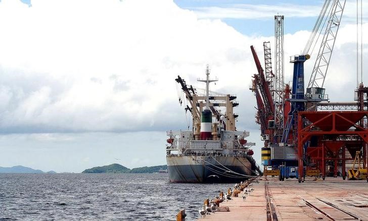 © Reuters. Vista do Porto de Paranaguá no Estado do Paraná, Brasil