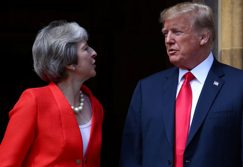 © Reuters. Premiê britânica, Theresa May, e presidente dos EUA, Donald Trump