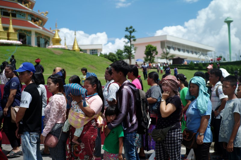 © Reuters. حادث فتية الكهف يسلط الضوء على محنة "البدون" في تايلاند