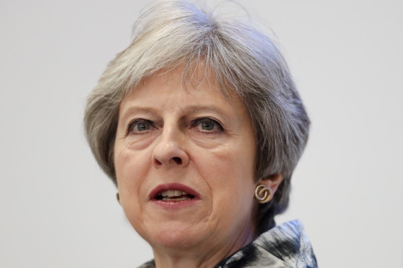 © Reuters. Theresa May fala em Farnborough