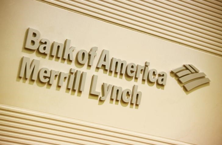 © Reuters. Логотип Bank of America and Merrill Lynch в офисе банка в Гонконге
